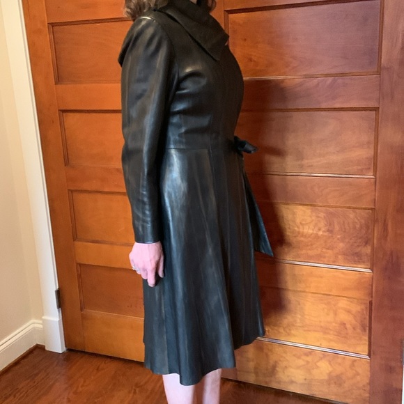 Beautiful and unusual long leather jacket - Picture 4 of 11